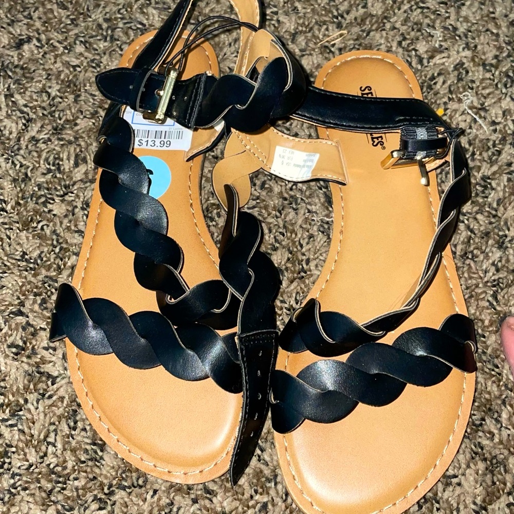 Woman’s Size 6 Sandals